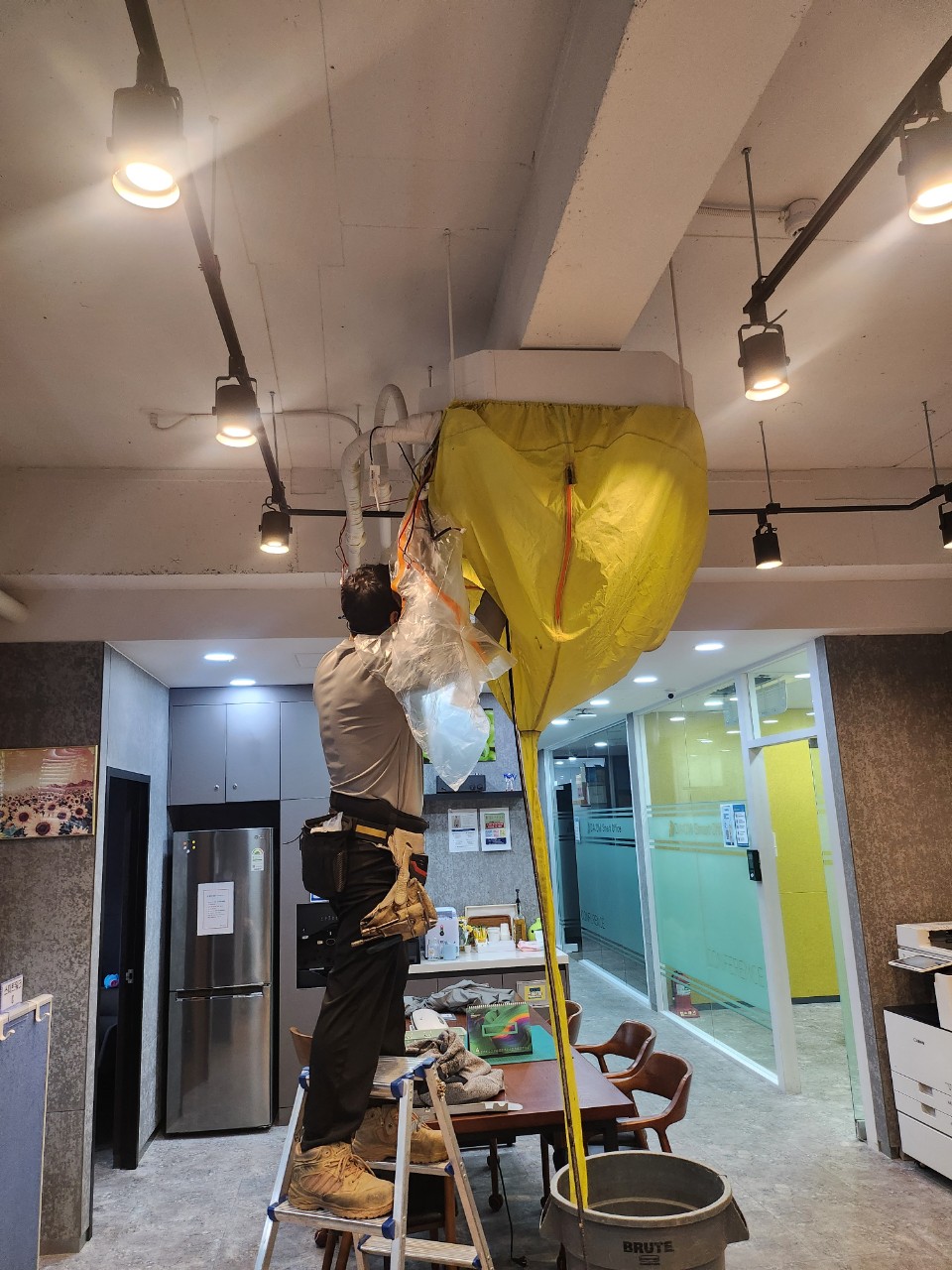 서울 송파구 공유오피스 매립덕트 및 4웨이 세척